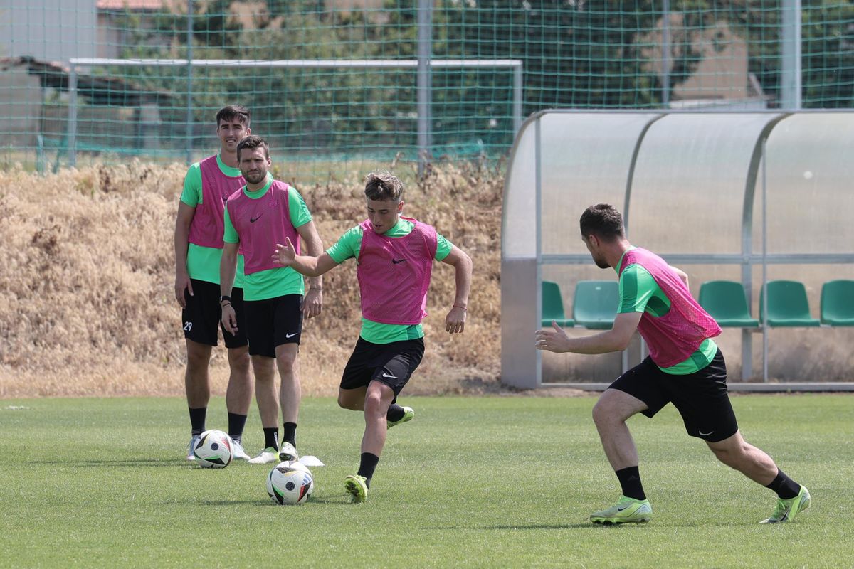 Nagy létszámmal indult a Paksi FC felkészülése