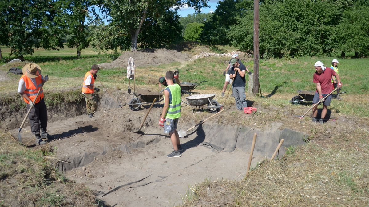 Folytatódnak az ásatások a dombóvári Gólyavár további titkokat rejthet magában – mondta Berta Adrián