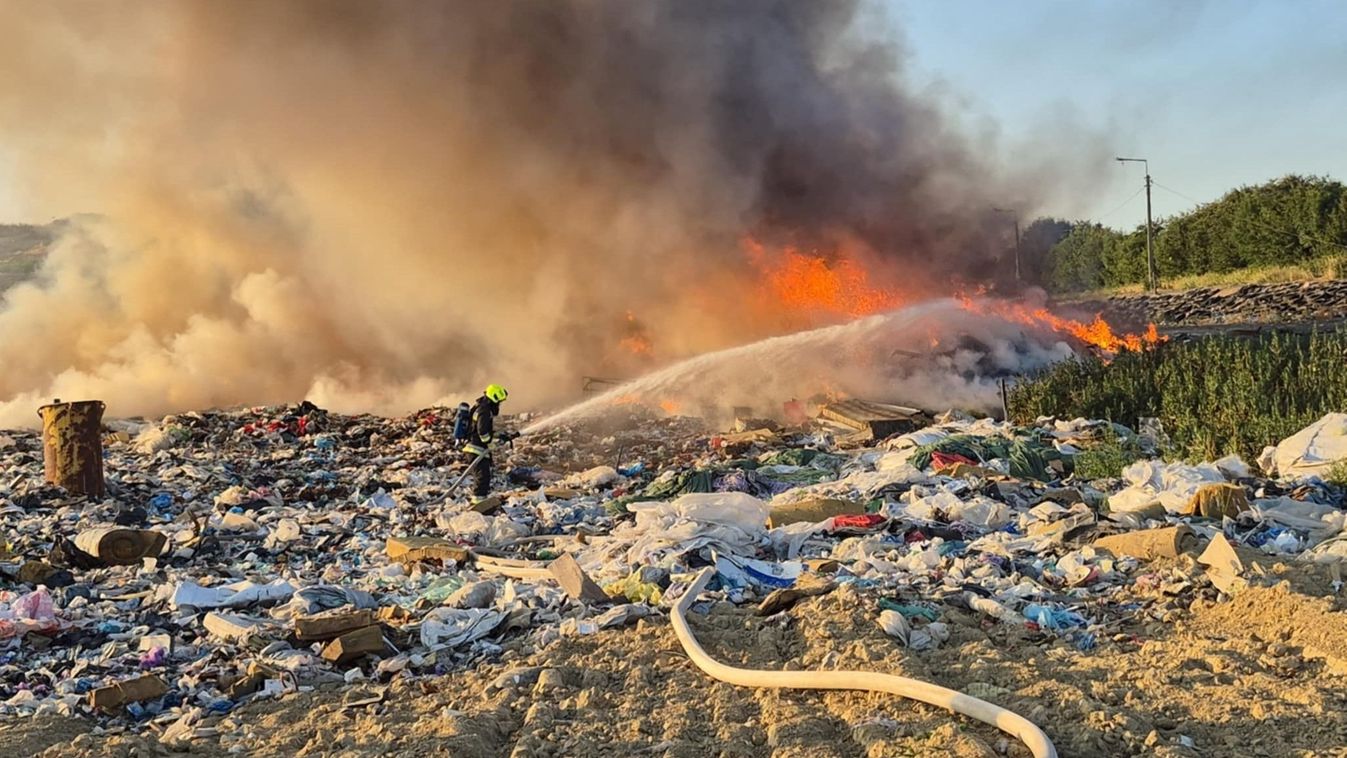 Több város tűzoltói együtt küzdöttek a hatalmas lángokkal (galéria)