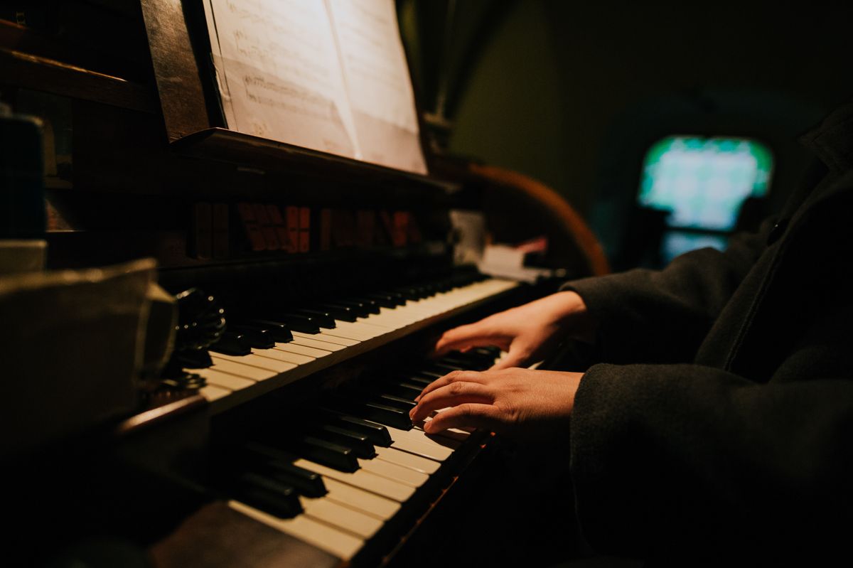 Playing,The,Organ,In,Church