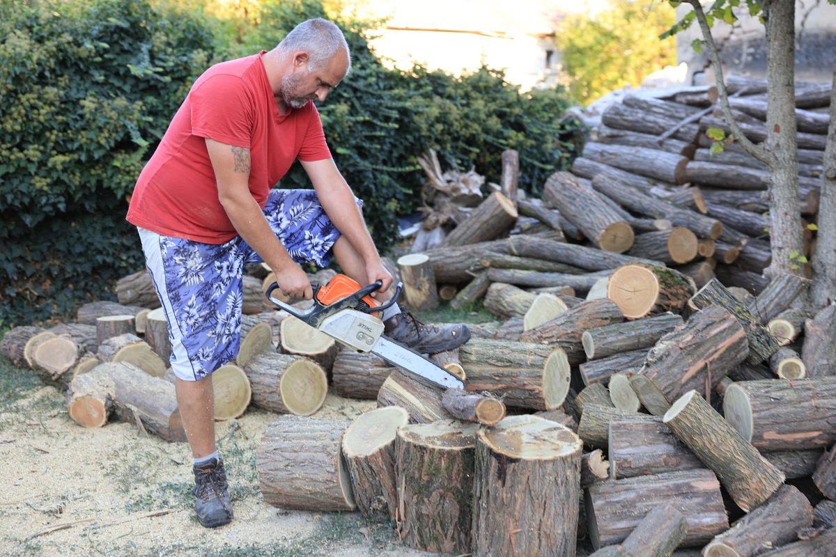 A tűzifa szezon már elkezdődött, aki előrelátó már most beszerzi a télire való fát
