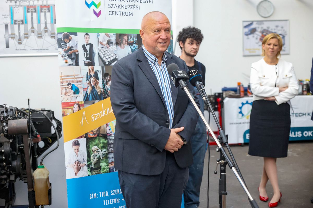 Dr. Süveges Árpád