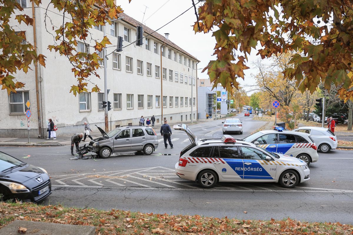 Nem állt meg a pirosnál – csúnyán végződött a szekszárdi baleset