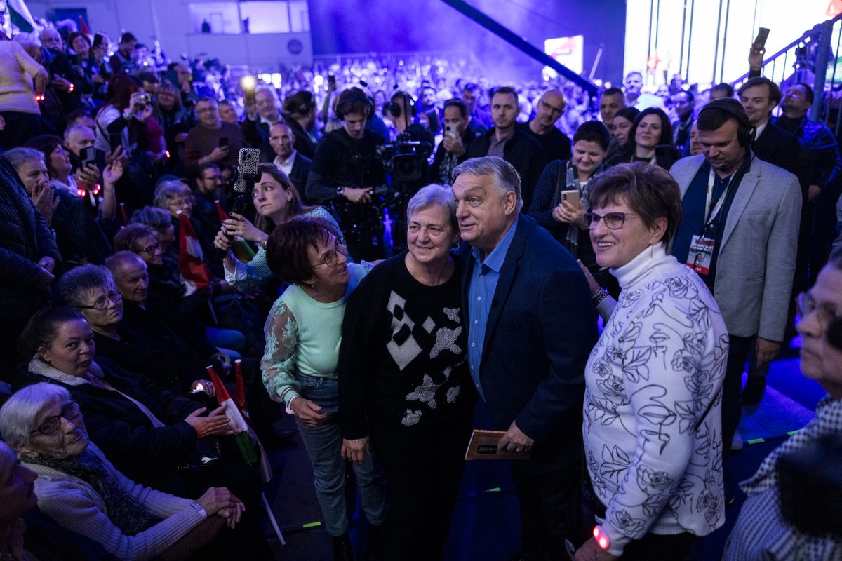 Orbán Viktor miniszterelnököt nagy tisztelettel és szeretettel fogadták Kecskeméten –