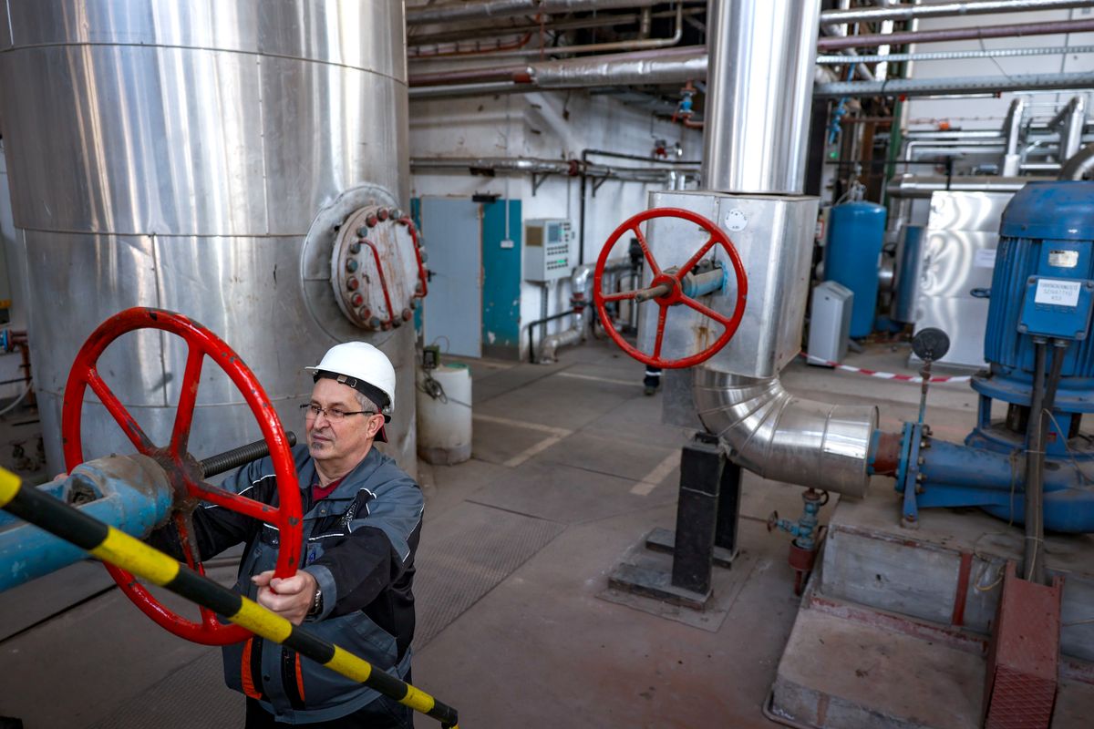 A távhőszolgáltató egy másik, 3,5 milliárdos pályázatot is benyújtott. Abból a pénzből egy korszerű erőművet építenének Szekszárdon.