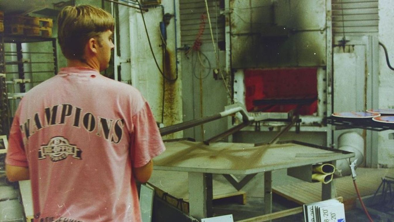 Help for the employees of the closed Bonyhád enamel factory